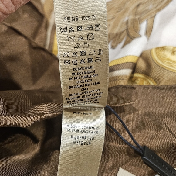 Brand New BURBERRY Silk Scarf Shawl - Picture 8 of 9